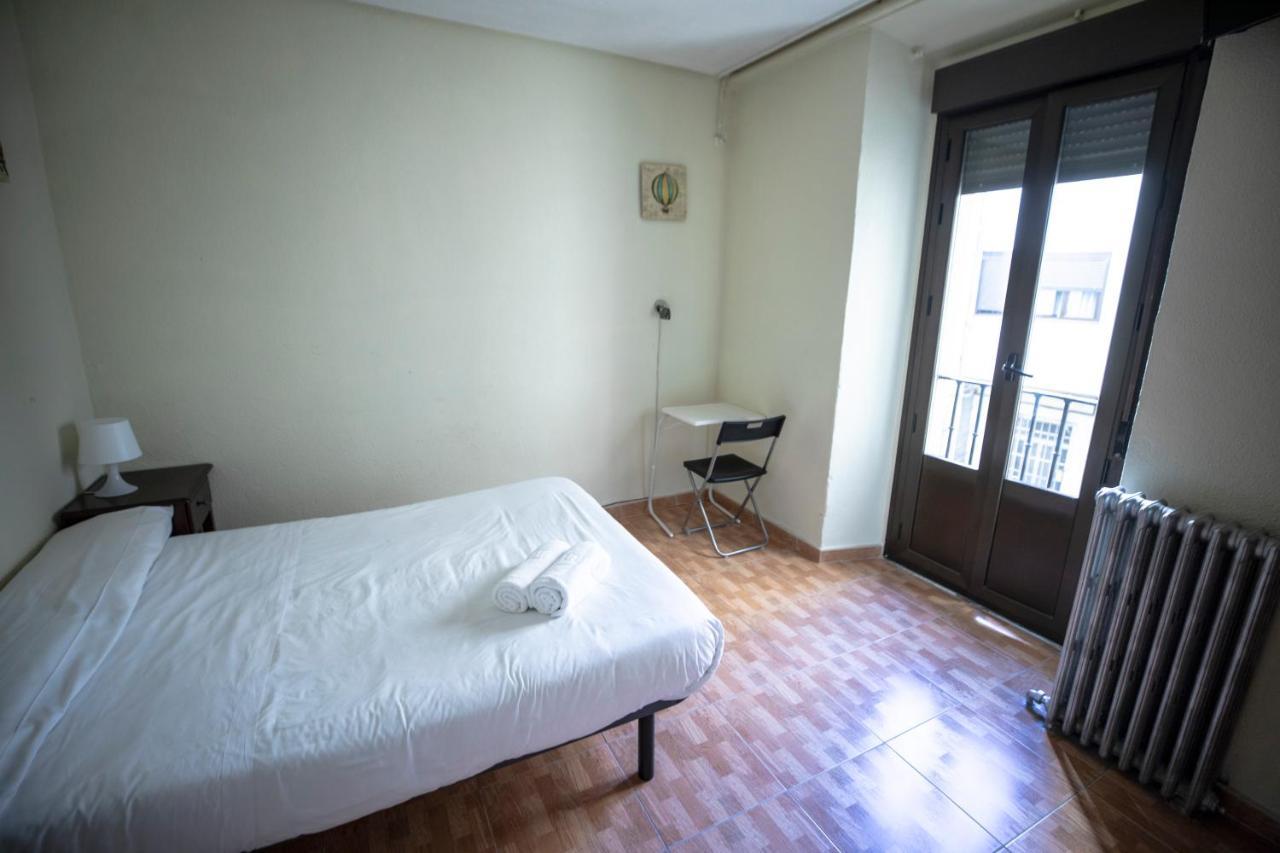 เพนชั่น โลส เปราเลส Hotel มาดริด ภายนอก รูปภาพ